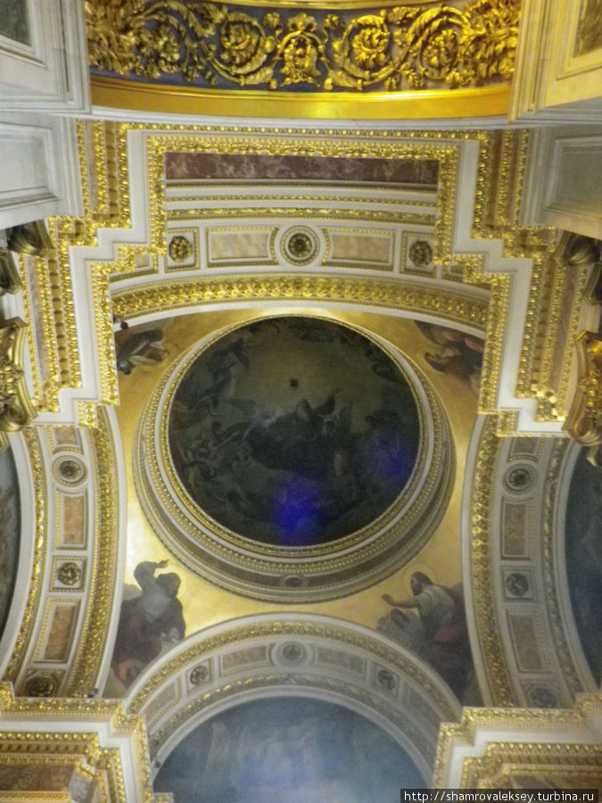 Под сводами Исаакиевского собора Санкт-Петербург, Россия