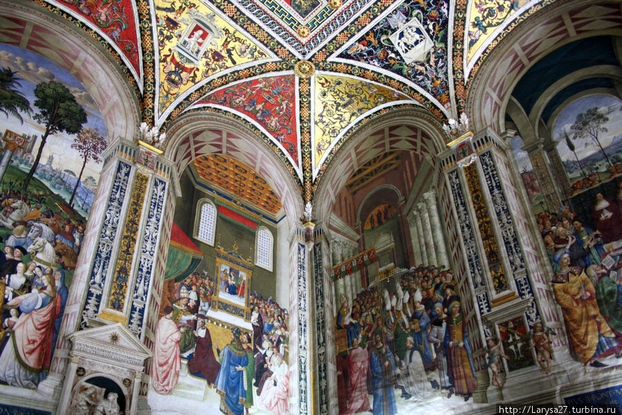 Цикл фресок о жизни и деяниях Энеа Сильвио Пикколомини, папы Пия II, в библиотеке Сиенского собора Сиена, Италия