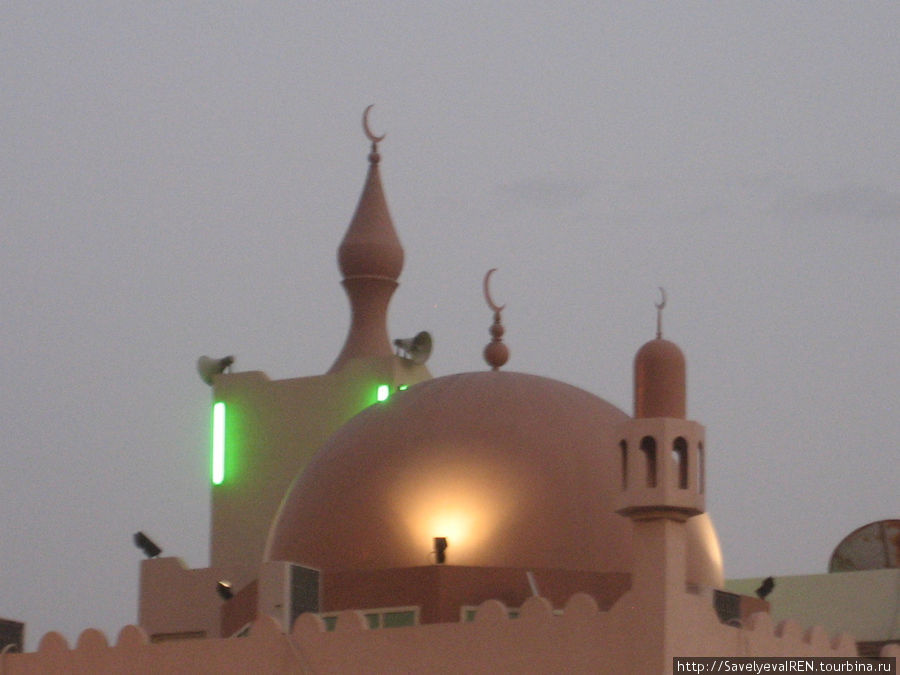 Купола мечети. Аджман, ОАЭ