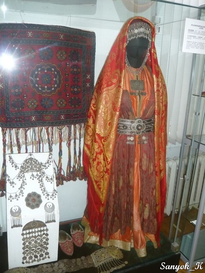 Праздничный костюм лезгинки Махачкала, Россия