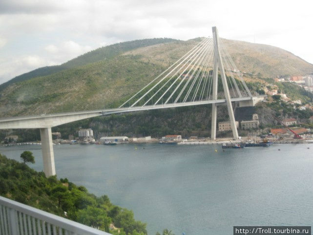 Огромный мост под Дубровником Далмация, Хорватия