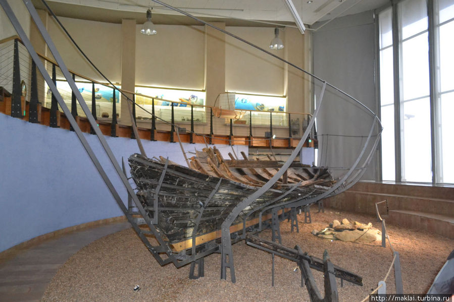 Древняя лодка. Хайфа, Израиль