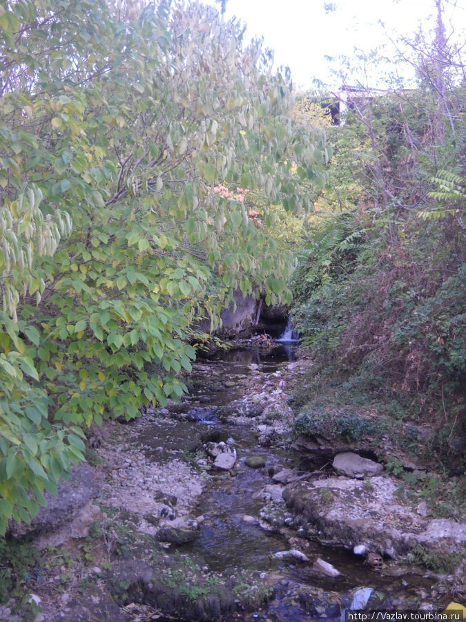 Течёт ручей, бежит ручей... Мостар, Босния и Герцеговина