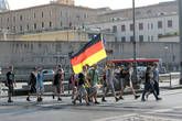 В Рим, как и в добрые старые времена, любят толпами набегать германцы.