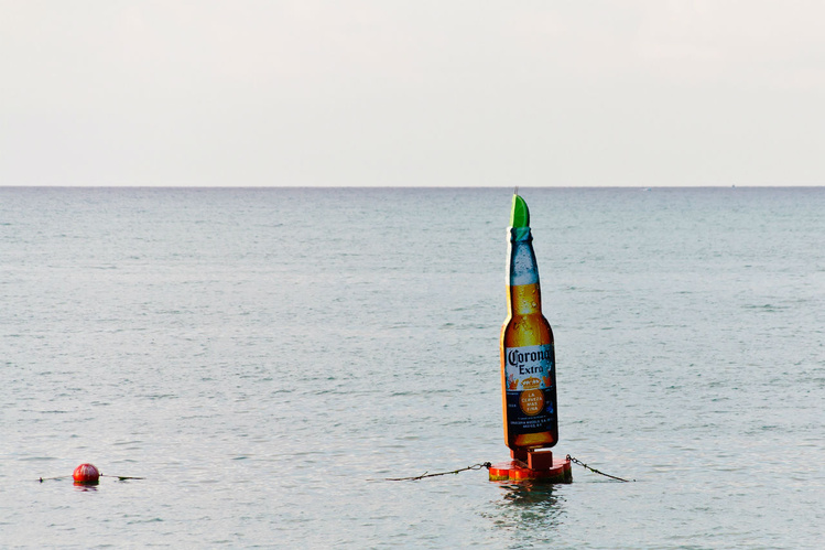 Море грязное — бутылки пл