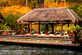 Вот это место.Тайский массаж на реке Квай.
