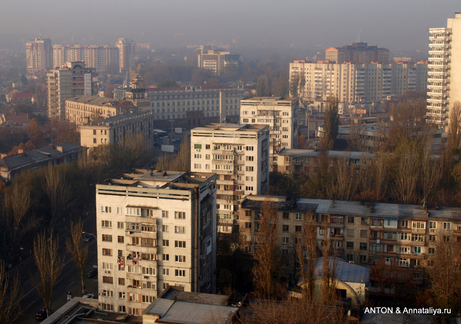 Кишинев. Вид на город с крыши гостиницы Космос. Молдова