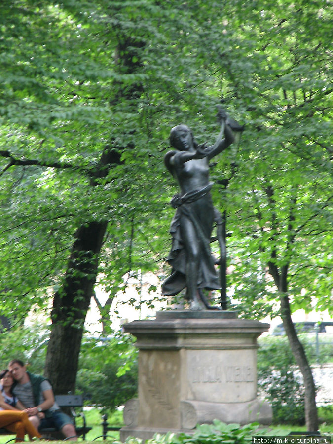 памятникe Лилли Венеди Краков, Польша