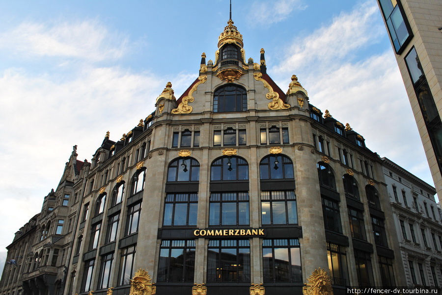Здание Коммерцбанка в Лейпциге — наверное, самый роскошный офис банка в мире. Лейпциг, Германия