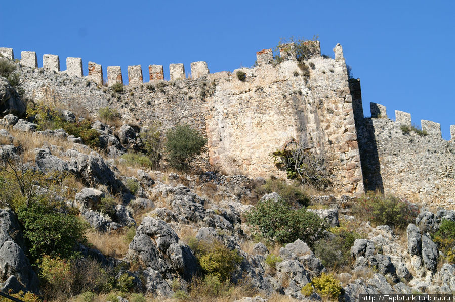 Стена крепости — музея Кале Алания, Турция