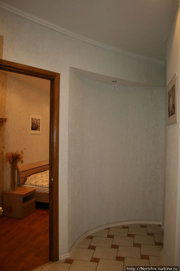 часть коридора и вид на спальню Минск, Беларусь
