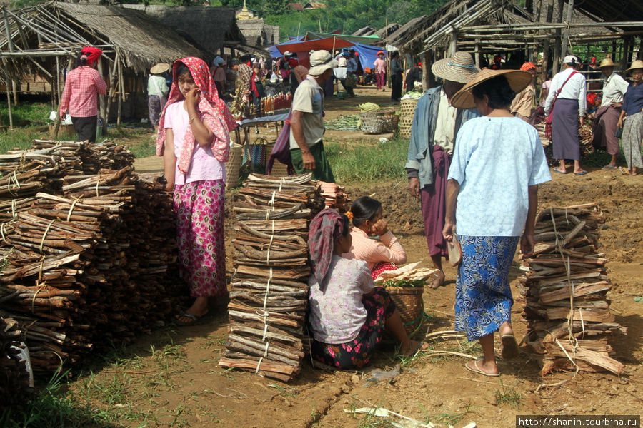 Дровяной рынок Ньяунг-Шве, Мьянма