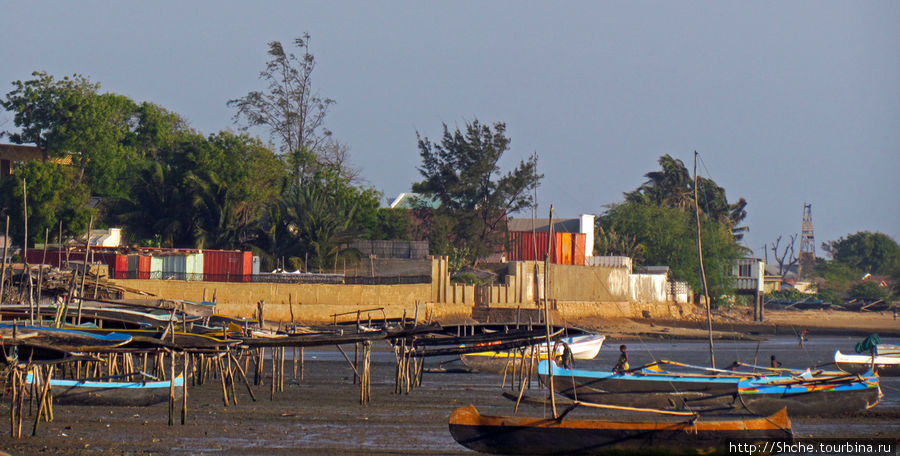 Рыбацкая бухта в Тулиаре. Отлив Тулиара, Мадагаскар