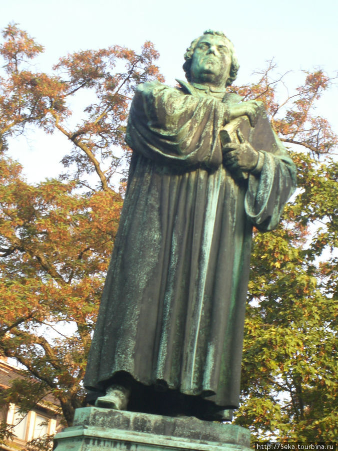 Скульптура Лютера Айзенах, Германия