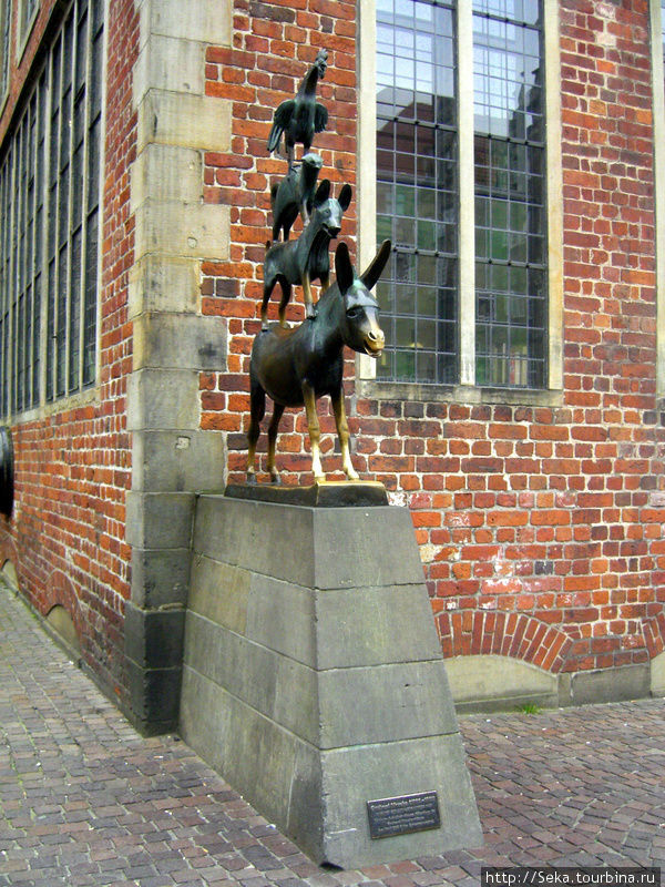 Скульптура бременских музыкантов Бремен, Германия