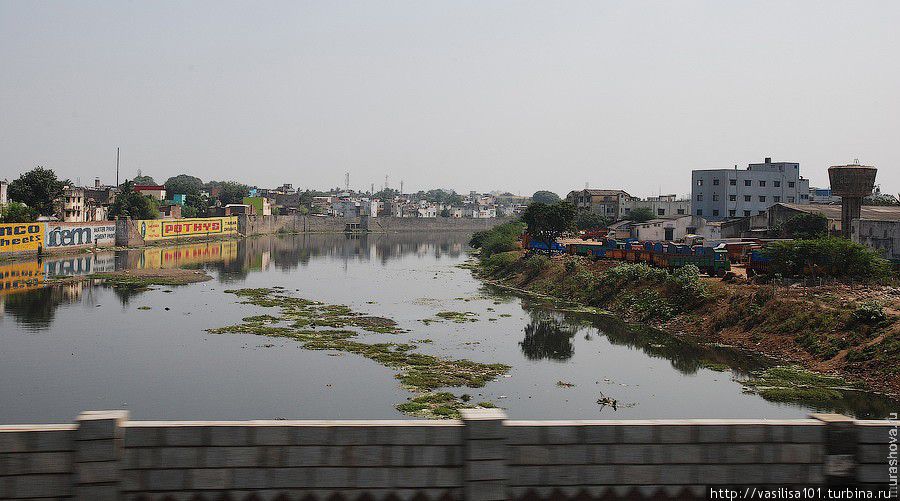 Первый взгляд на Мамаллапурам и дорога к нему из Ченная Мамаллапурам, Индия
