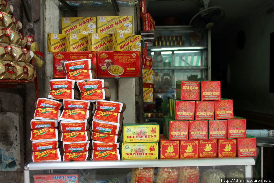 Вьетнамский ханой москва. Вьетнамский рынок в Москве Ханой. Вьетнамские продукты. Вьетнамский рынок на севере Москвы. Вьетнамский рынок контейнеры.