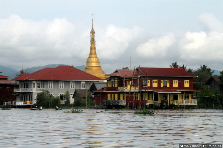 Золотая ступа Ньяунг-Шве, Мьянма