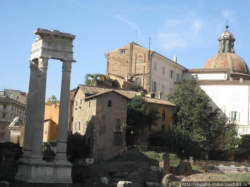 Колизей и около него... Рим, Италия