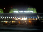 Надпись в аэропорту Пулково дает упреждающий ответ на вопрос:Почему в названии фотоальбома фигурирует Ленинград?