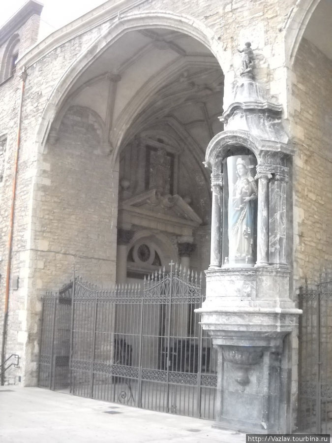 Церковь Св. Михаила Архангела / Iglesia de San Miguel Arcangel