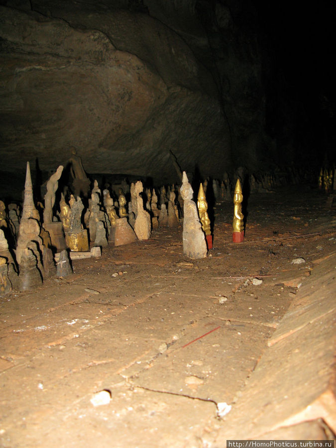 Верхняя пещера Бан-Пак-Оу, Лаос