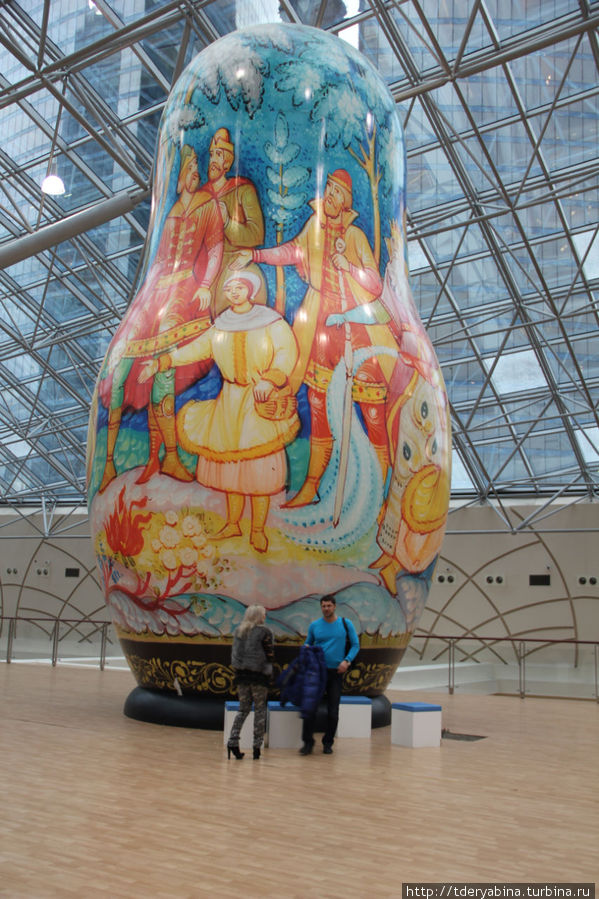 Матрешка — гигантский символ России Москва, Россия