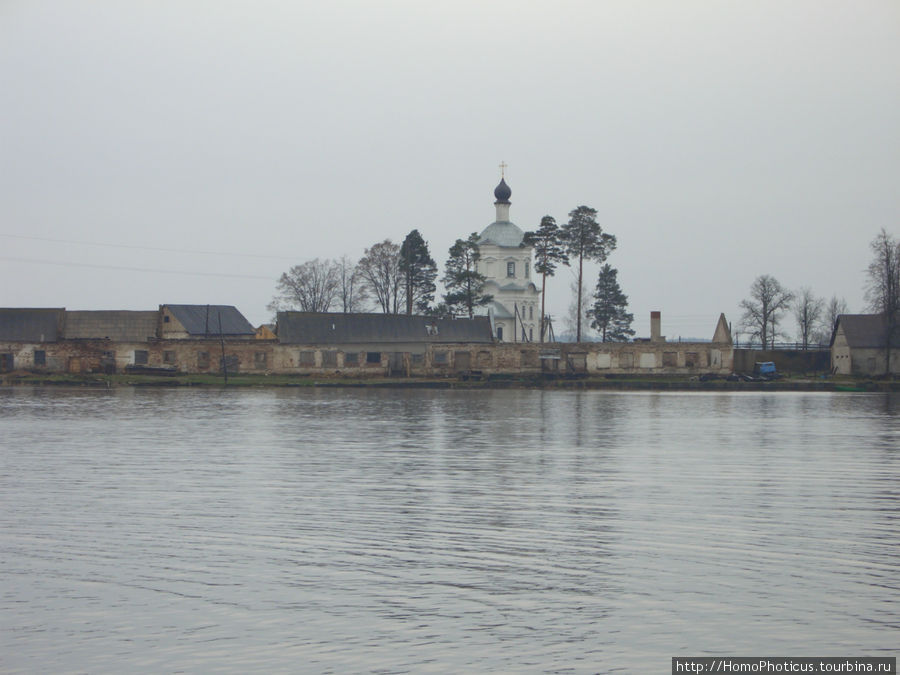 У Преподобного Нила Светлица (Нило-Столбенская пустынь), Россия