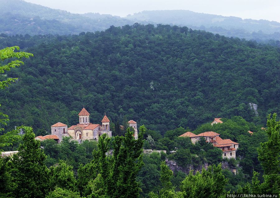 Монастырь Давида и Константина Мотсамета, Грузия
