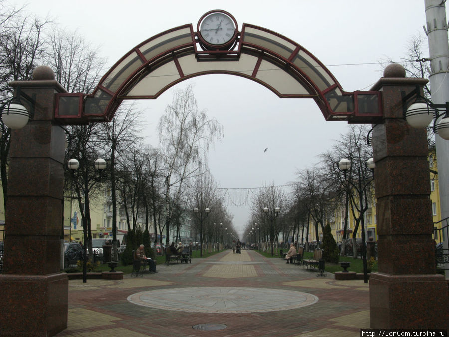 Бульвар на улице Победы Гомель, Беларусь