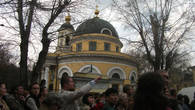 Никольский собор- любимая церковь Ахматовой. Здесь её  отпевали 10 марта 1966 года, а похоронили под Ленинградом.