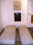 Самые первые в Петербурге белокаменные резные надгробия были установлены на могилах супругов Ржевских (1720-е годы)