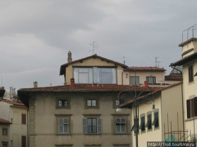 У кого-то козырное место: этот широкий блок стекла выходит прямо на собор Флоренция, Италия