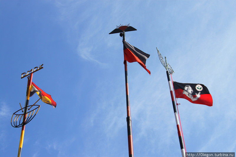 Флаги партий Тамилнада Национальный парк Мудумалай, Индия
