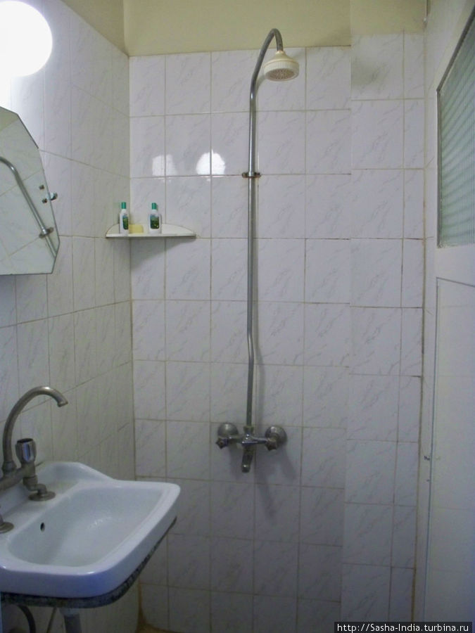Санузел в номере.
Туалет на этаже. Тегеран, Иран