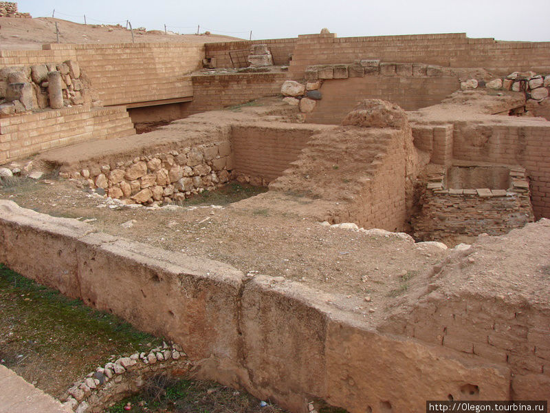 Руины города с интересным названием- Ebla Сирия