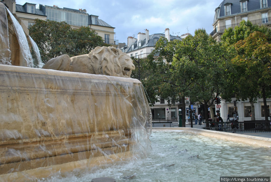 Некардинальский фонтан Париж, Франция