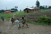 Деревенские дети в одном из населённых пунктов