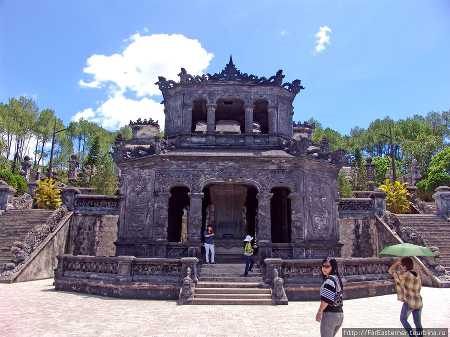 Хюэ, мавзолей Кхай Диня Хюэ, Вьетнам