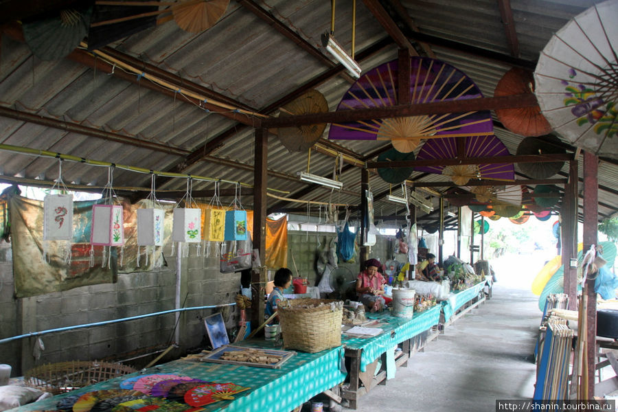 Фабрика зонтиков и вееров Чиангмай, Таиланд