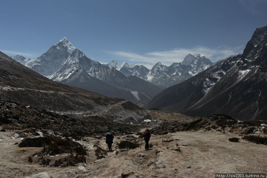 Вид с перевала Токла на АмаДаблам и Тамсерку Дингбоче, Непал
