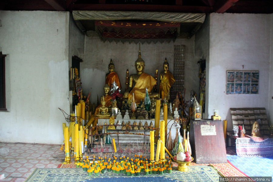Пещерный монастырь на холме Пуси Луанг-Прабанг, Лаос