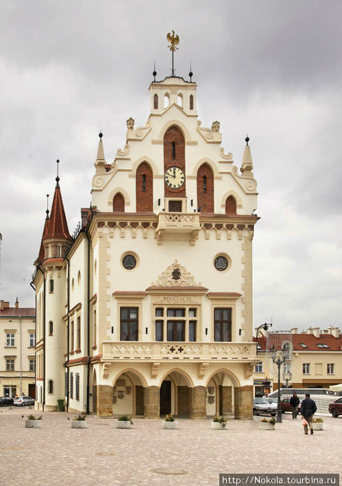 Рыночная площадь. Ратуша Жешув, Польша