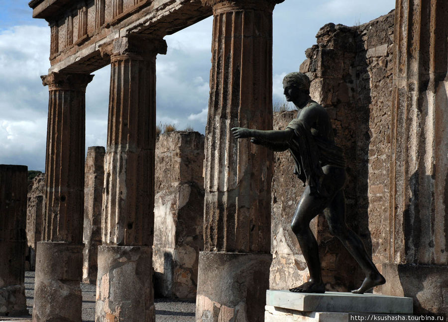 Храм Апполона Помпеи, Италия