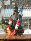 И пошел дождь, и возрадовался Будда и благословил прекрасный город Катманду.