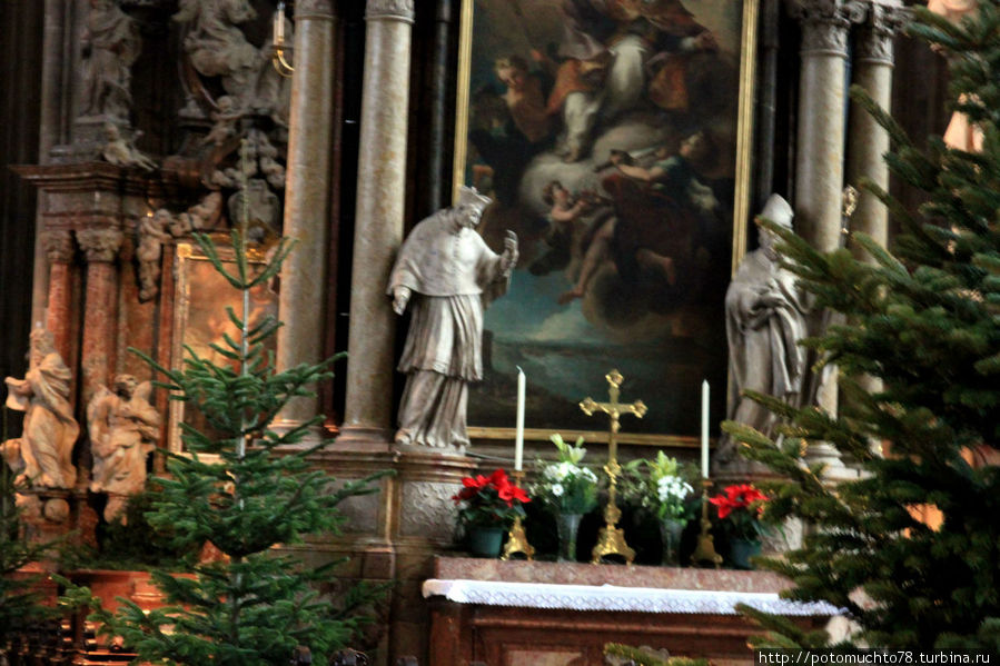 Рождественские дни  в Соборе Святого Стефана Вена, Австрия