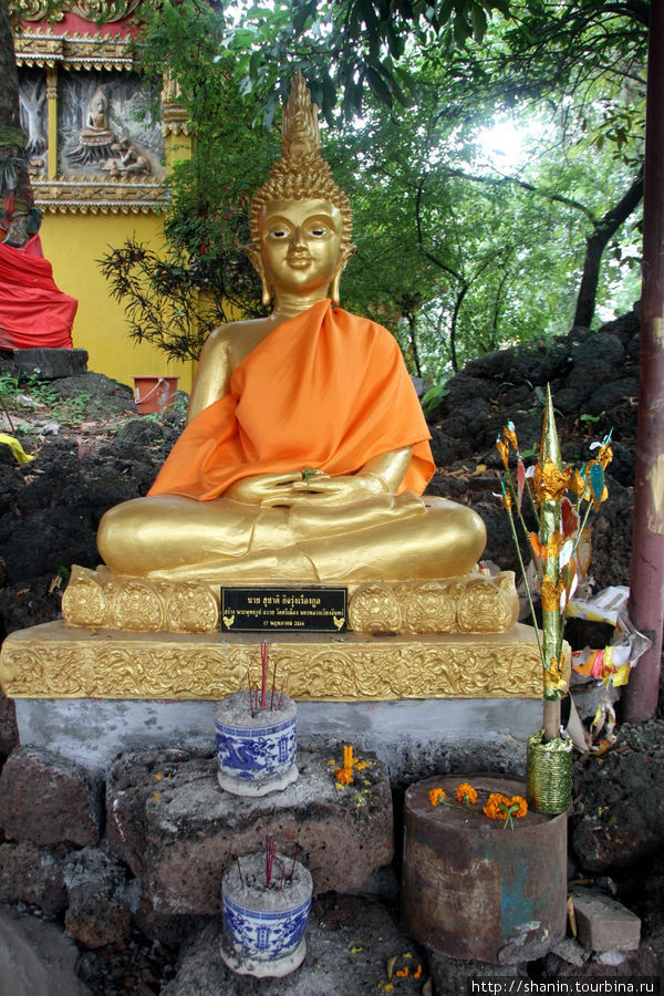 Ват Си Мыанг - самый популярный у паломников Вьентьян, Лаос