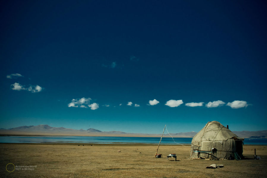 Космос горного озера Озеро Сон-Куль, Киргизия