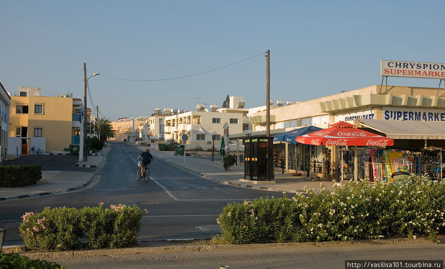 Айя-Напа, улица Айя-Напа, Кипр