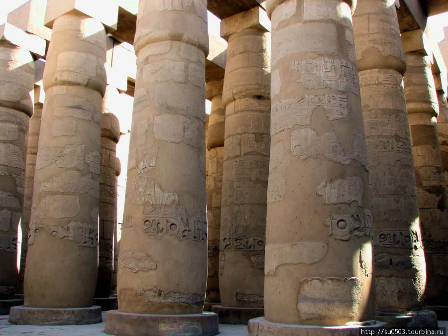 Луксор. Колонны гипостильного зала в Карнаке Египет